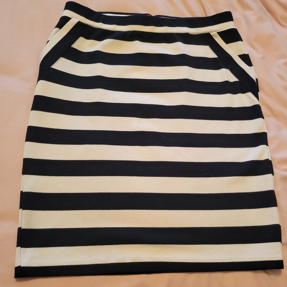Elle striped knit pencil skirt with pockets Medium